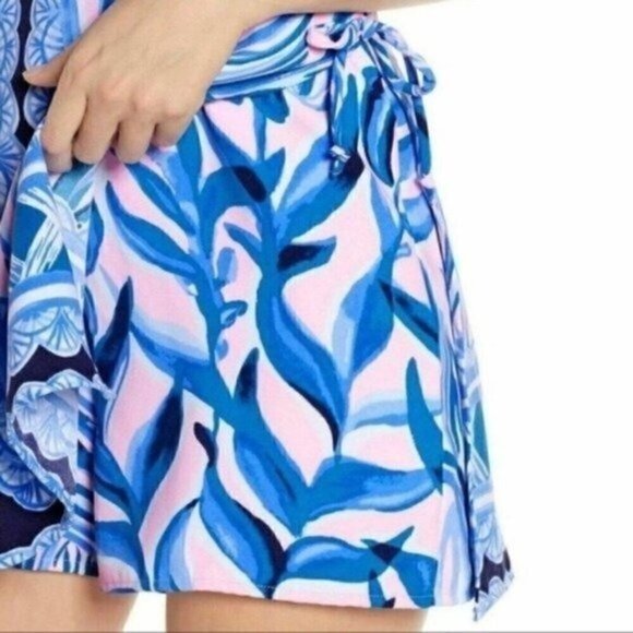 NWOT Lilly Pulitzer Donna Romper Size 16 Blue Pink Tropics Tint Print - Picture 2 of 12